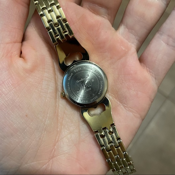 🎉3/$20 Armitron Now Women's Bracelet Wristwatch hearts - Picture 3 of 3